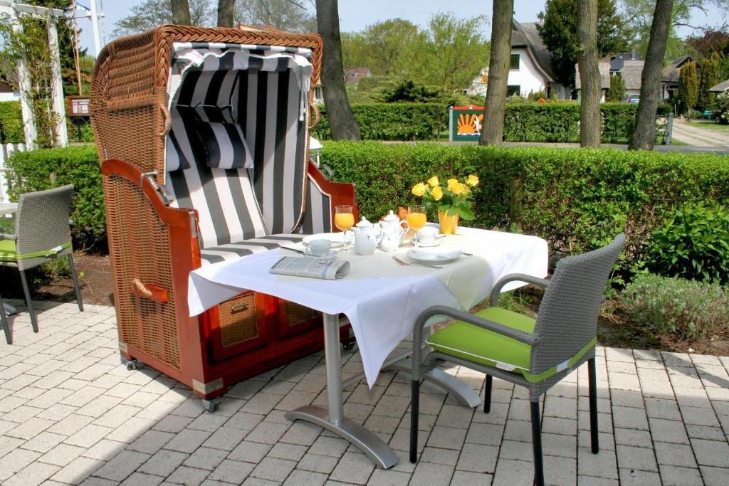 Hotel Haus Kranich Prerow Extérieur photo
